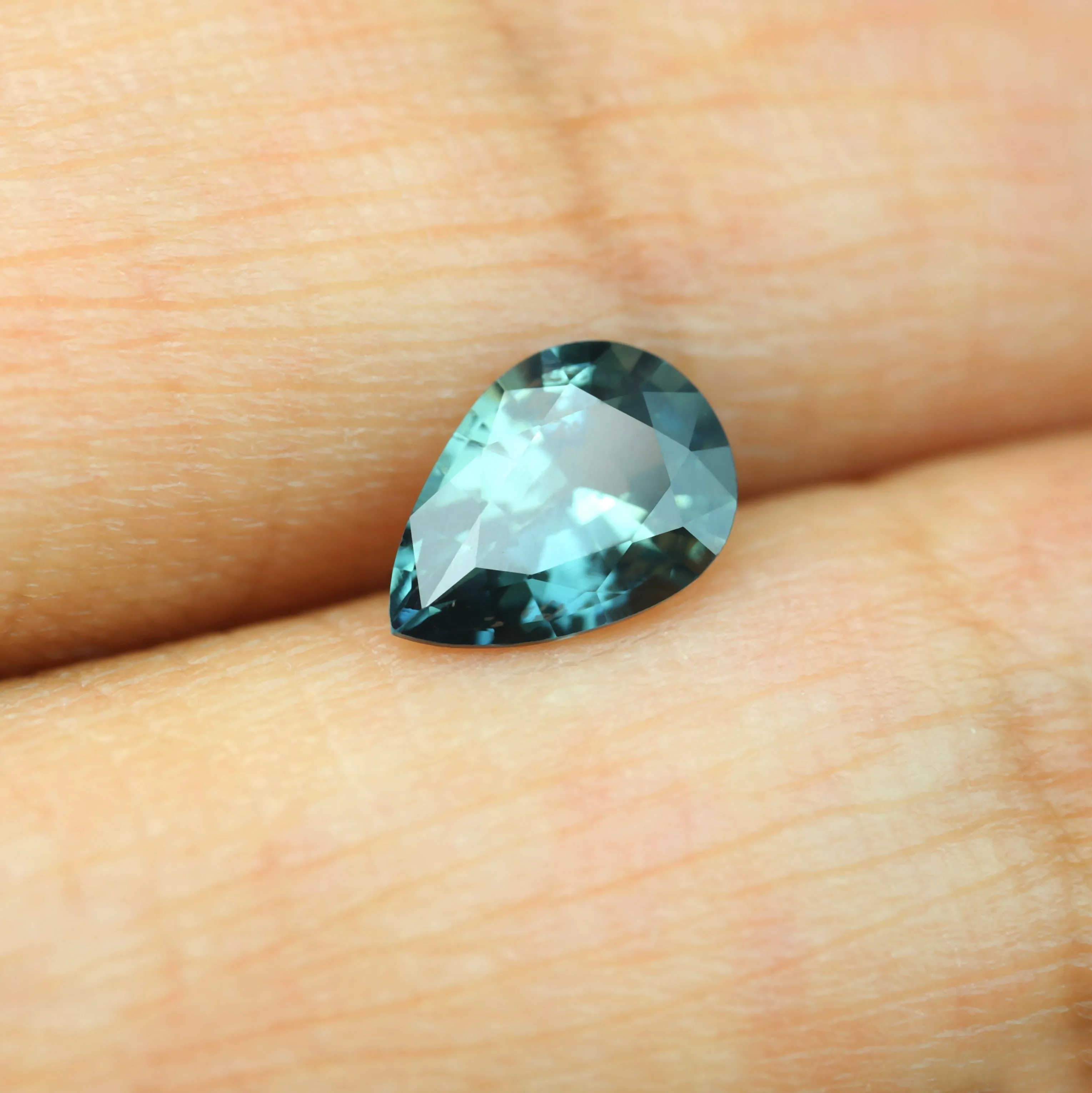 0.75ct Certified Natural Teal Sapphire