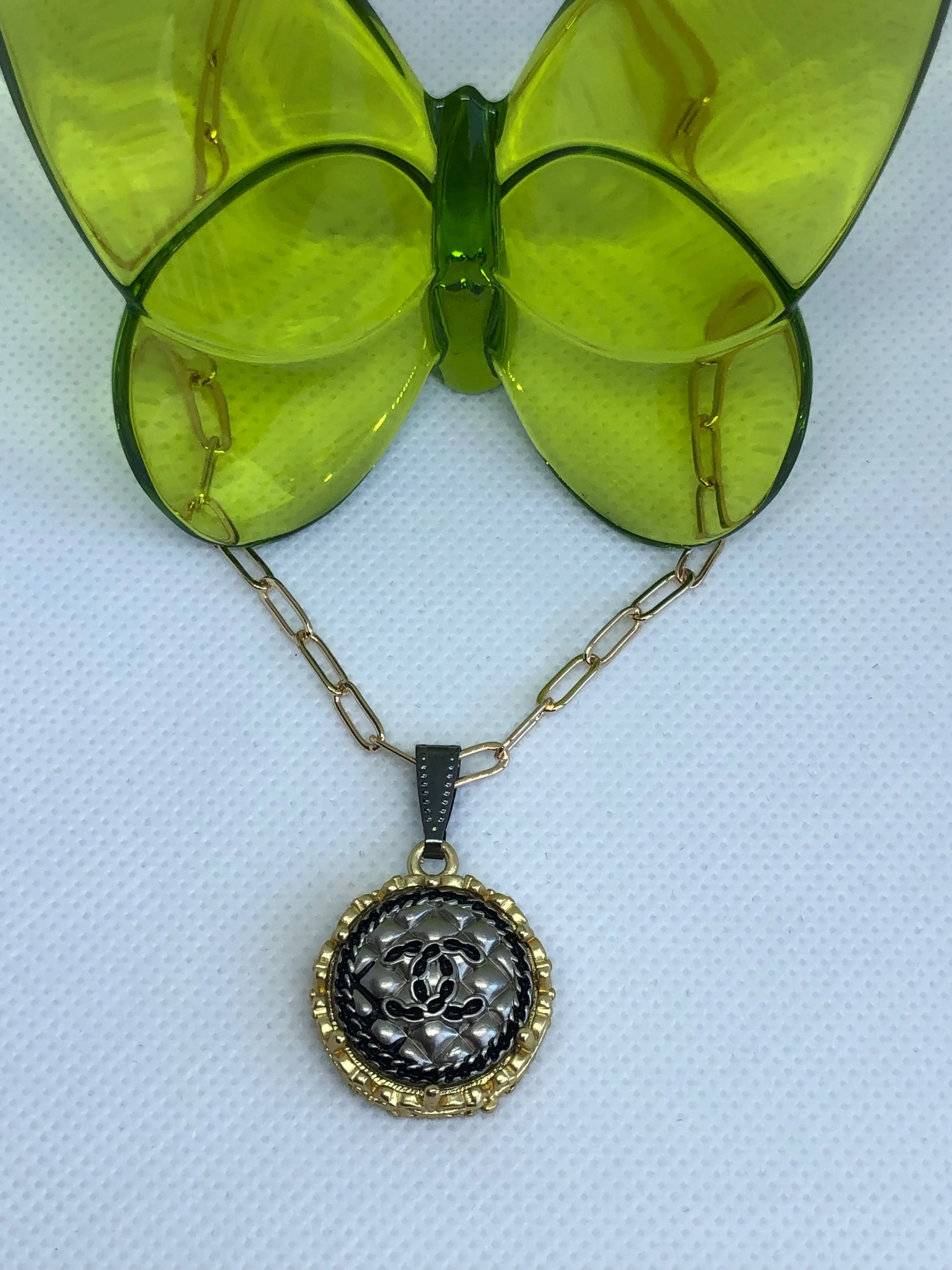 #592 Vintage Couture Necklace 21mm