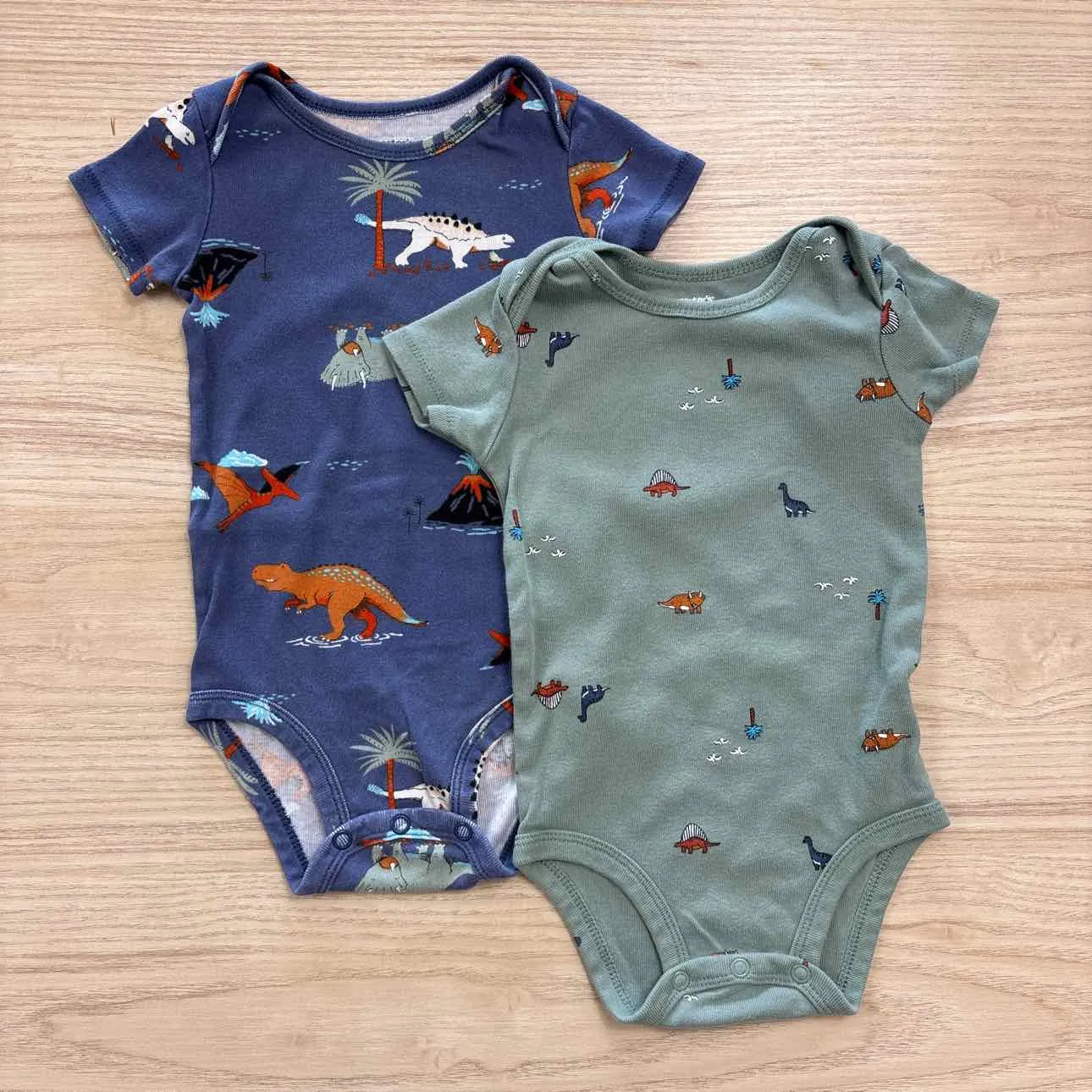 Carter's ONESIE basic