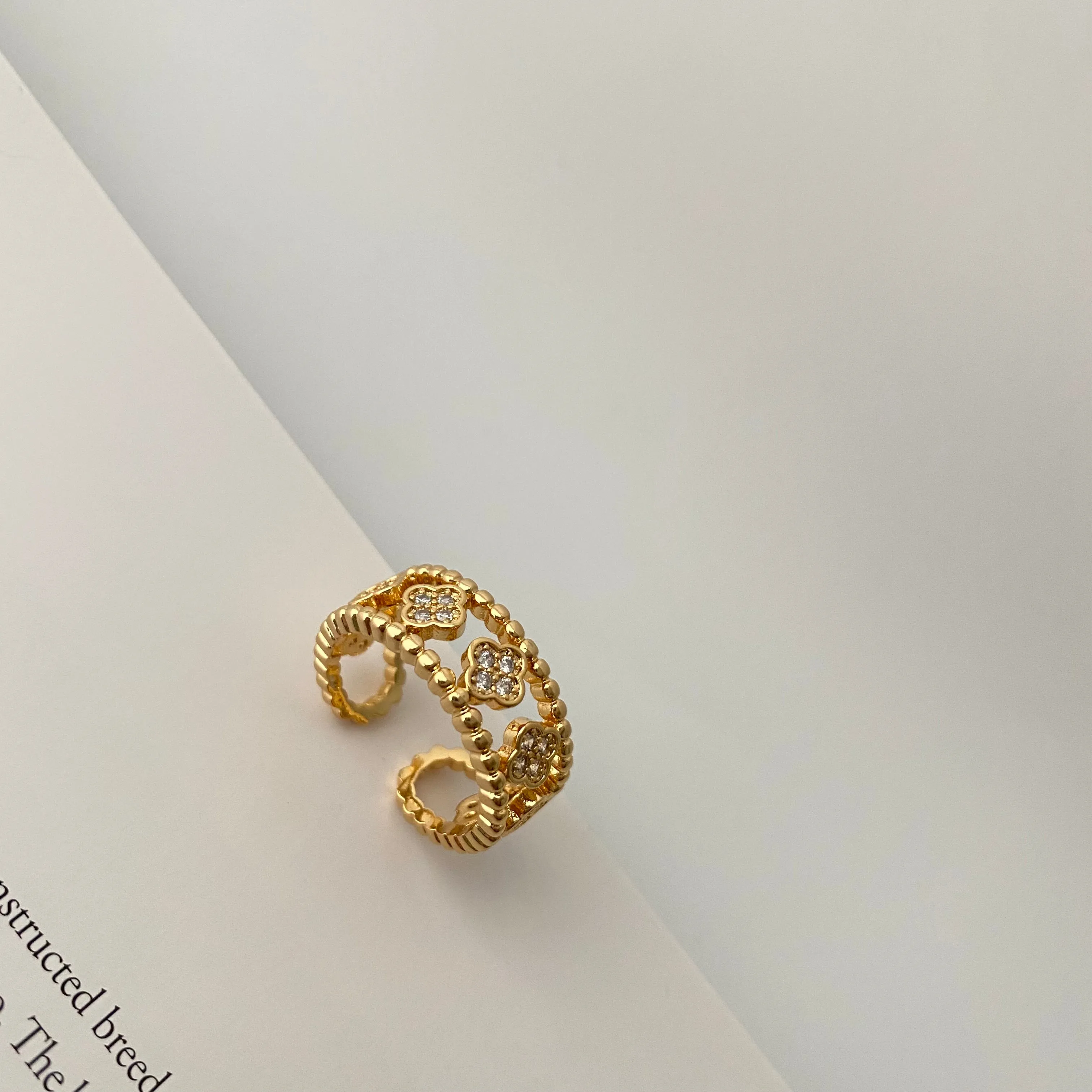 Four-leaf clover ring