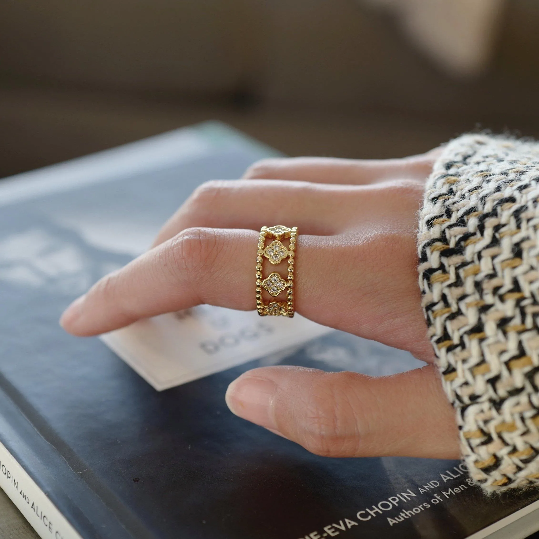 Four-leaf clover ring