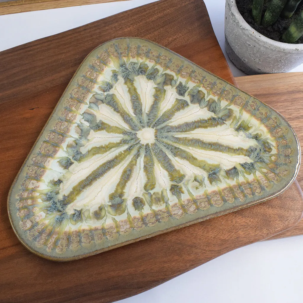 Medium Triangle Plate Sparrow