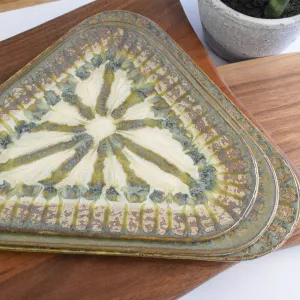 Medium Triangle Plate Sparrow