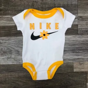 Nike ONESIE basic