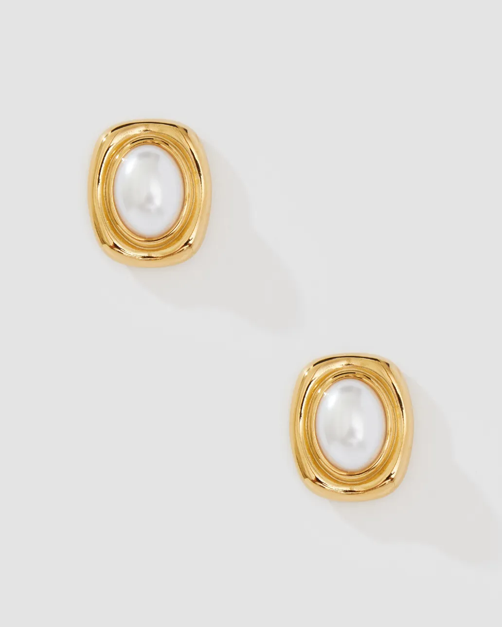 OVAL STUD