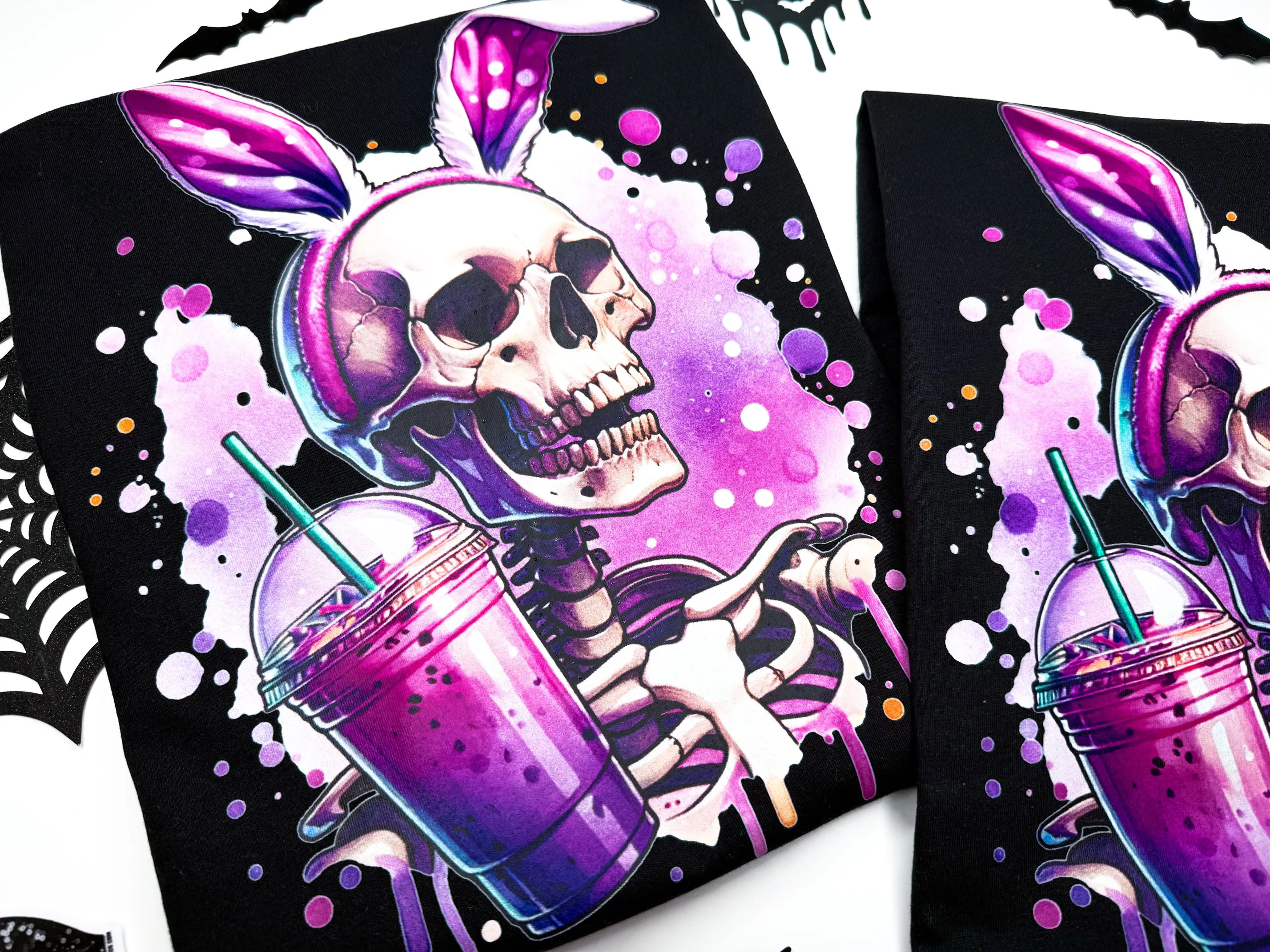 Skelly Bunny  - Unisex Short Sleeve Tee